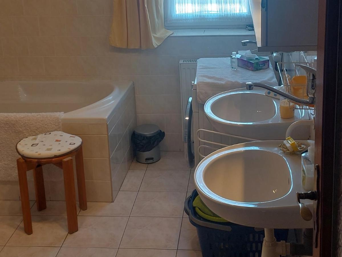 Apartment V Rodinnem Dome Hradec Kralove